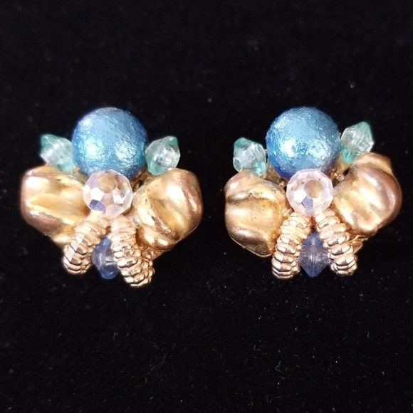 Vintage Jewelry - Vintage Beaded Clip Earrings